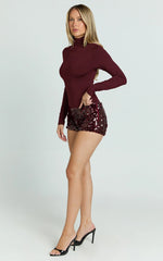 Jhaya Shorts - Sequin Mini Short in Wine