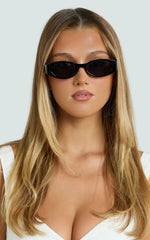 Alvia Sunglasses in Black