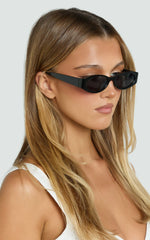 Alvia Sunglasses in Black