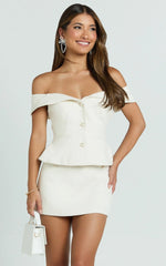 Aleena Skort - Boucle Mid Waist Fitted Mini Skort in Cream