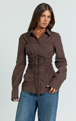Cody Shirt - Ruched Detail Scrunch Shirt in Chocolate