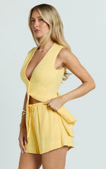 Olivia Shorts - Drawstring Relaxed Linen Shorts in Lemon
