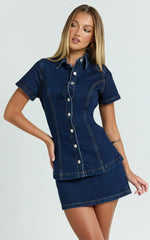 Paige Top - Button Down Short Sleeve Denim Top in Dark Blue Wash