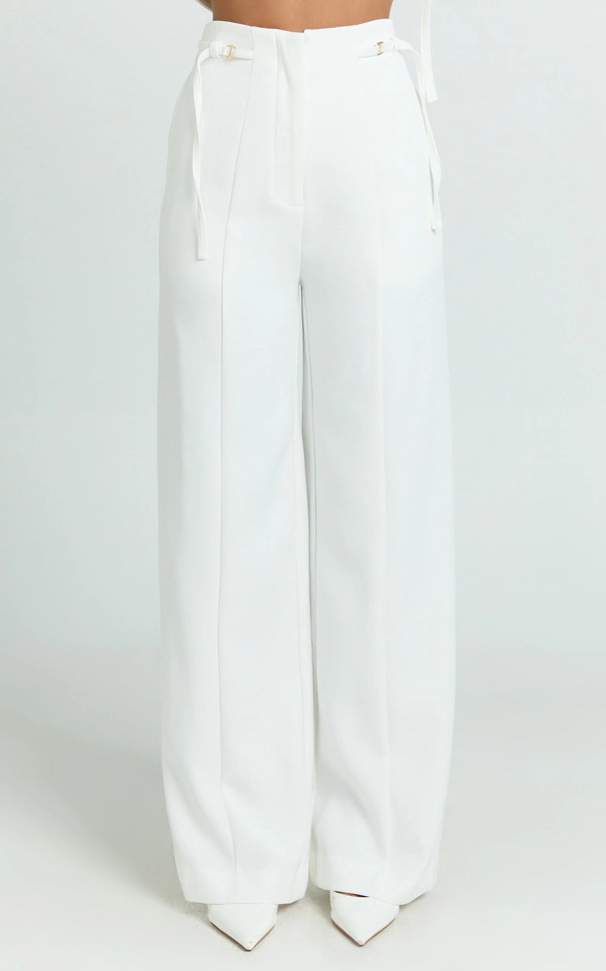 Chantelle Pants - Front Pleats Straight Leg Pant with Hardware Buckle in Off White
